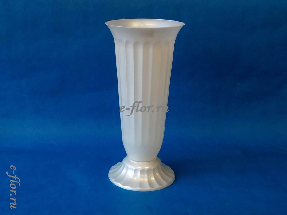 картинка Ваза рифленая D23 Н45  белая от магазина FiestaGift.ru